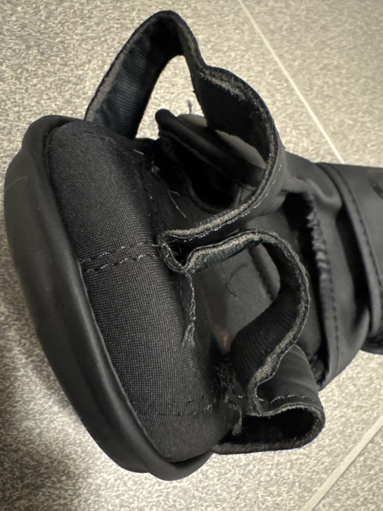 Solide Handschuhe