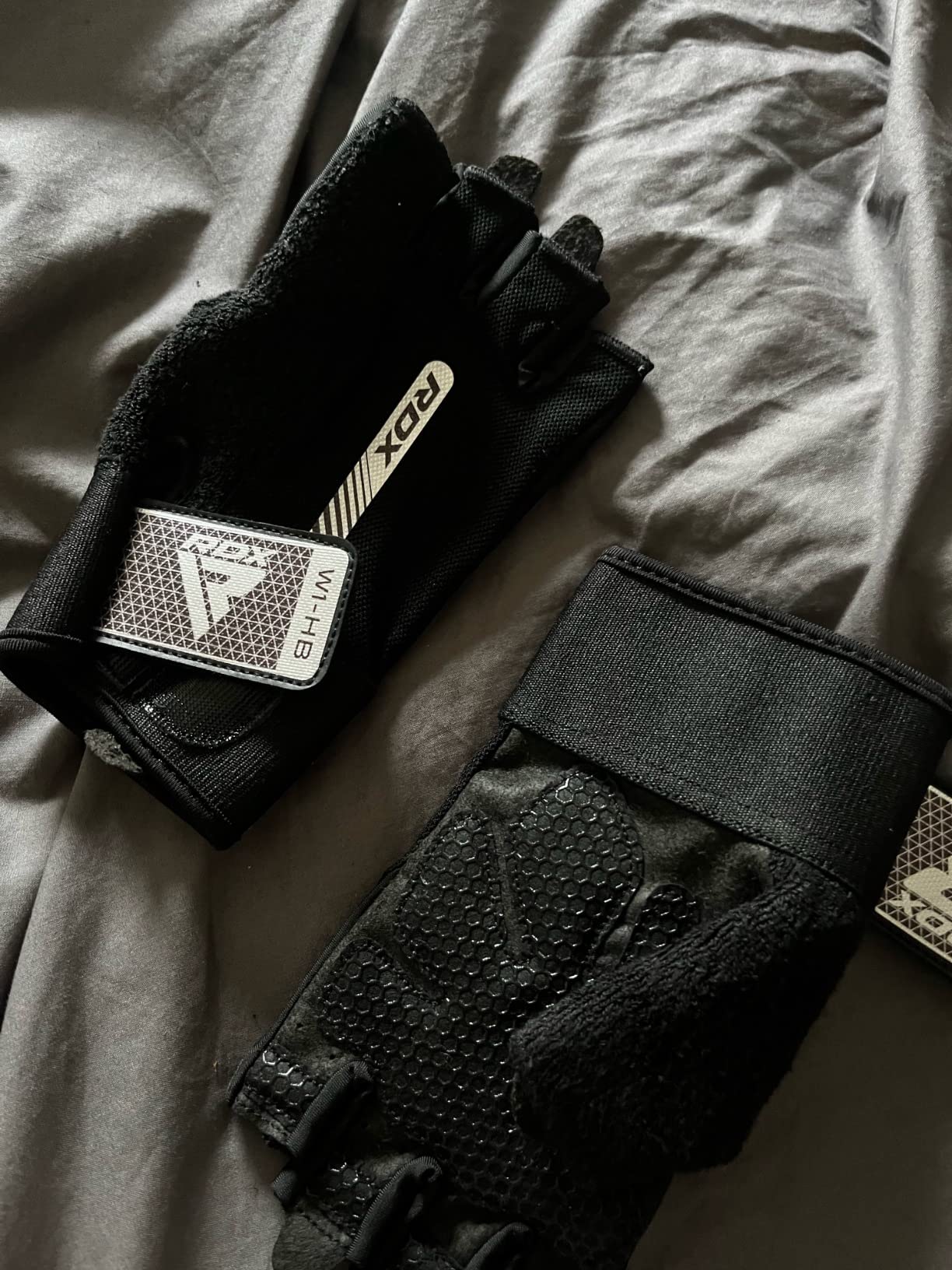 Solide Handschuhe