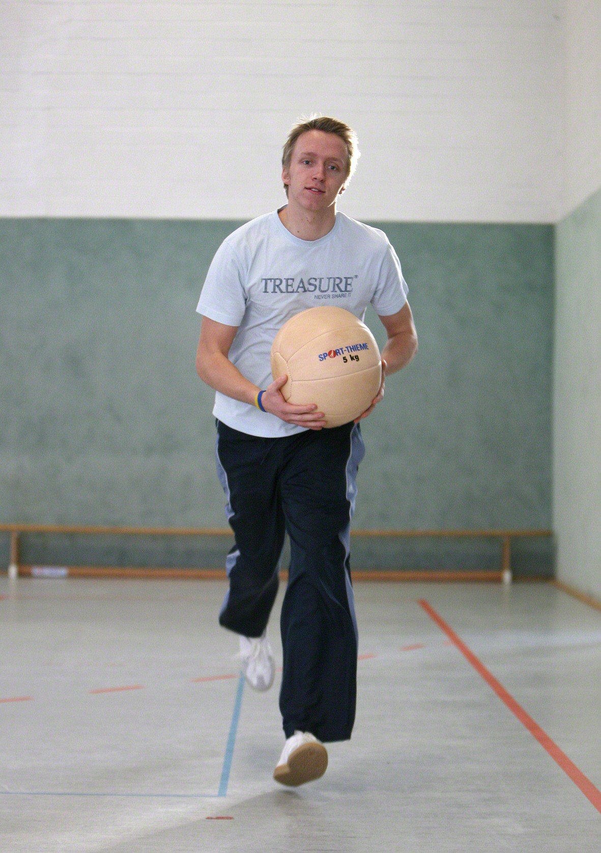sport-thieme-medizinball-klassik-5-kg-32-cm-echtleder image 3