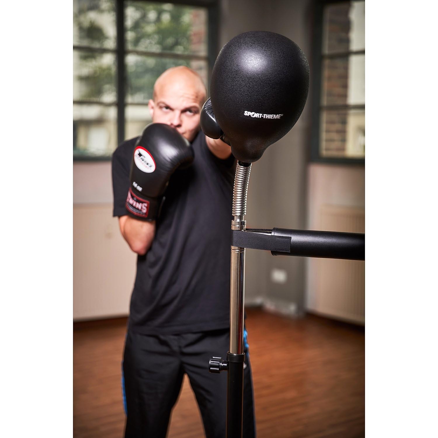 sport-thieme-punchingball-power-spin-standboxsack-mit-ausleger image 5